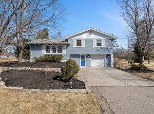 401 Whitegate Ln, Wayzata, MN 55391
