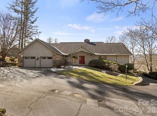 404 W Browning Rd, Hendersonville, NC 28791