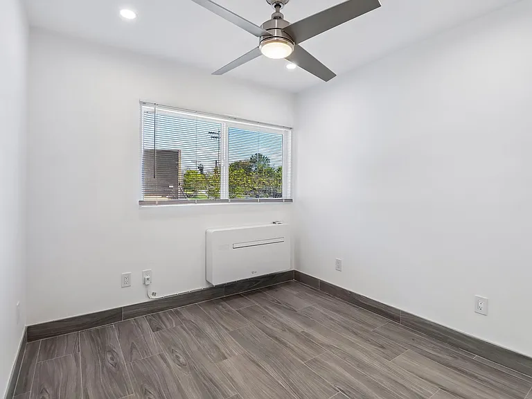 Garrison Townhome Apartments — Photo 16