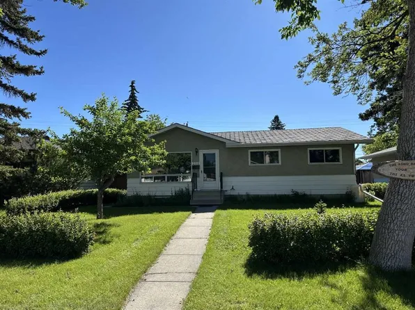 2510 W 35th St SE, Calgary, AB T2B 0X3