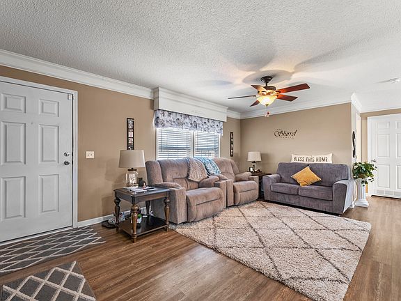 5th image of 627 Lakeside Dr