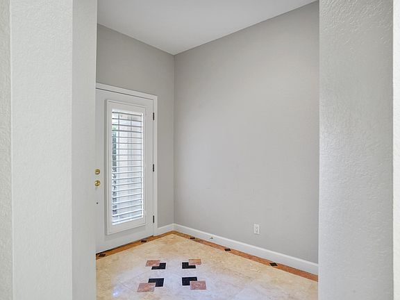 4th image of 6217 Vista Verde Dr W