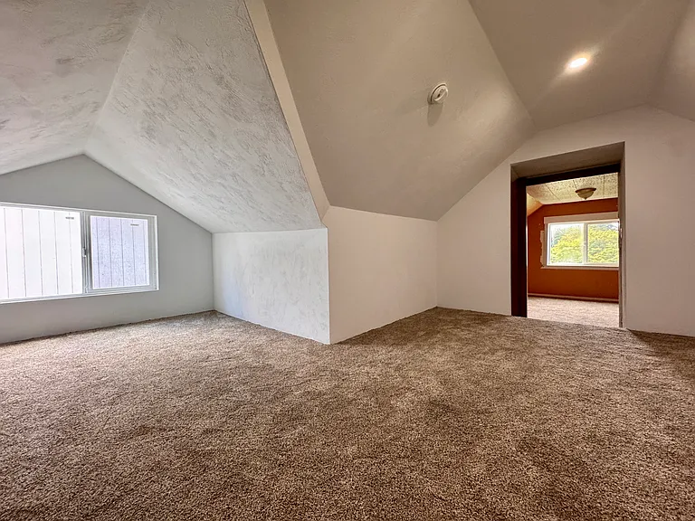 934 Cascade Ave — Photo 13