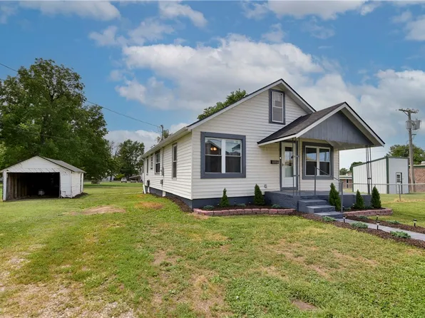 330 W Sloan St, Mount Vernon, MO 65712