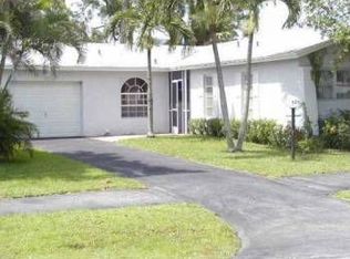 7293 Pine Park Dr N, Lake Worth, FL 33467