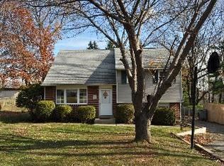 31 Woodview Rd, Malvern, PA 19355