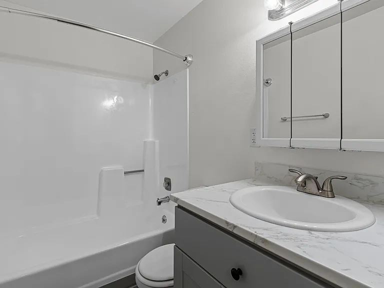 Houk 33 Apartments — Photo 21