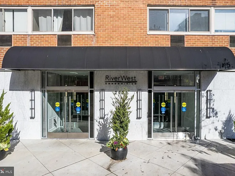 2101 Chestnut St #826 — Photo 4