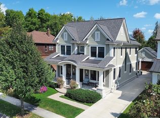 809 Henrietta St, Birmingham, MI 48009