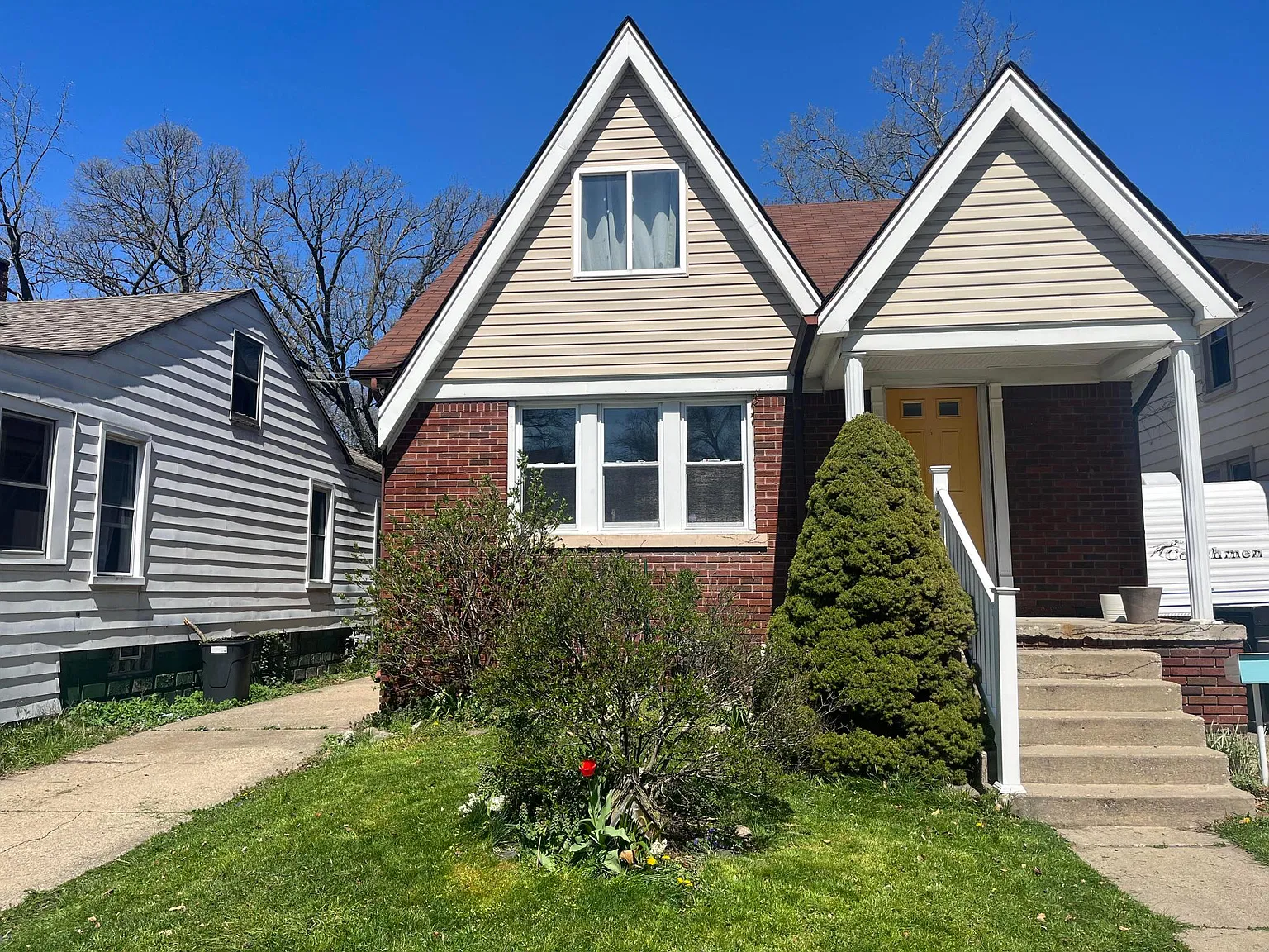 3 bed, 1305 sqft, $2,600 — Photo 1