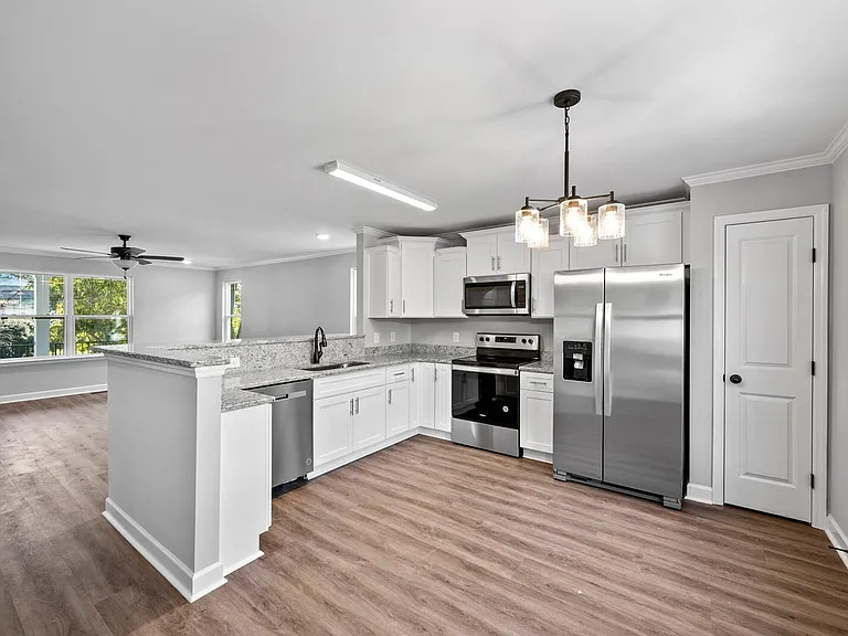 222 Pitts Ave — Photo 6