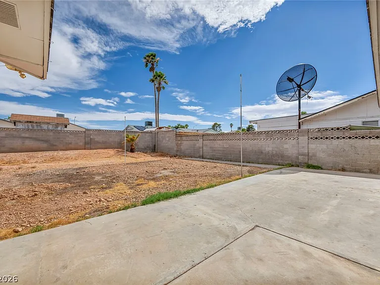 6921 Acoma Ct — Photo 44