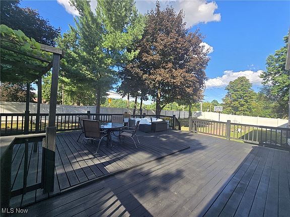 5th image of 2375 Plymouth Ln