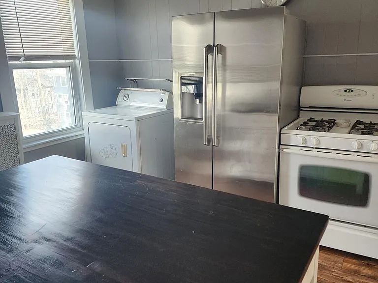 53 Charlotte St #3 — Photo 2
