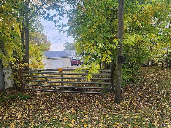 4th image of 123 Lambert Ct