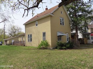 1503 University Ave, Grand Forks, ND 58203