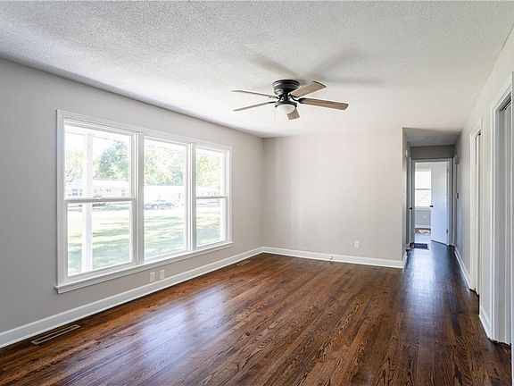 2nd image of 9908 Belmont Ave