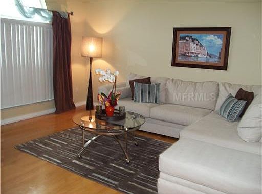 2nd image of 1527 Deerbourne Dr