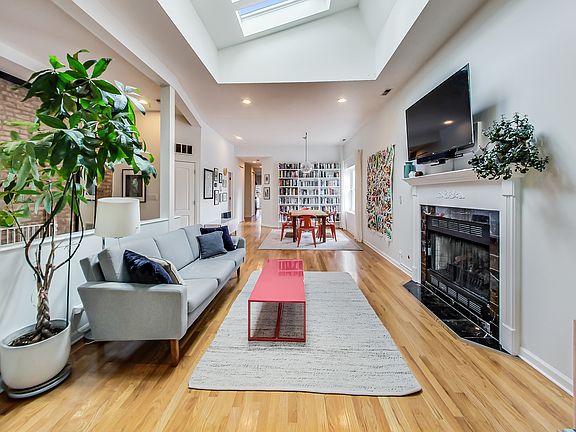 5th image of 1839 N Whipple St APT 3