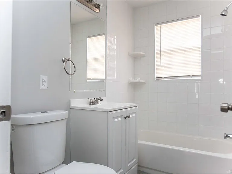 1521 S Pierce St — Photo 12