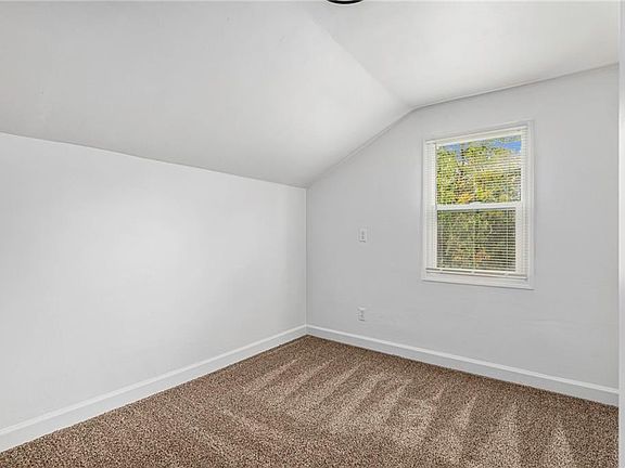 3rd image of 2859-6 Van Brunt Blvd