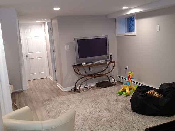 5th image of 14 Highwood Ave
