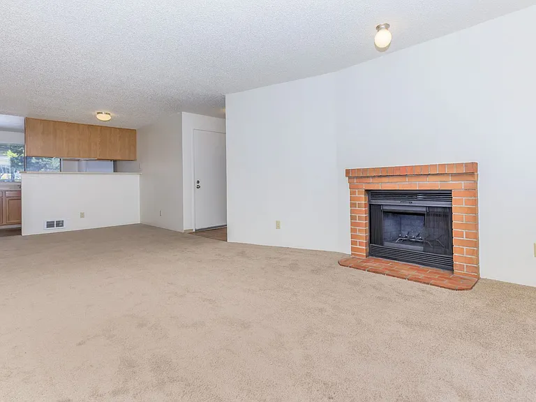 Autumn Ridge Apartments — Photo 22