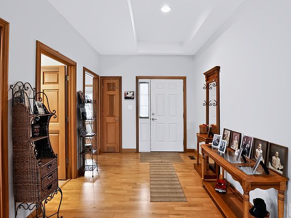 3rd image of 848 Hildebrand Dr