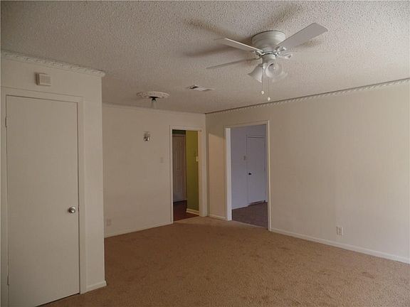5th image of 4412 Carol Ave