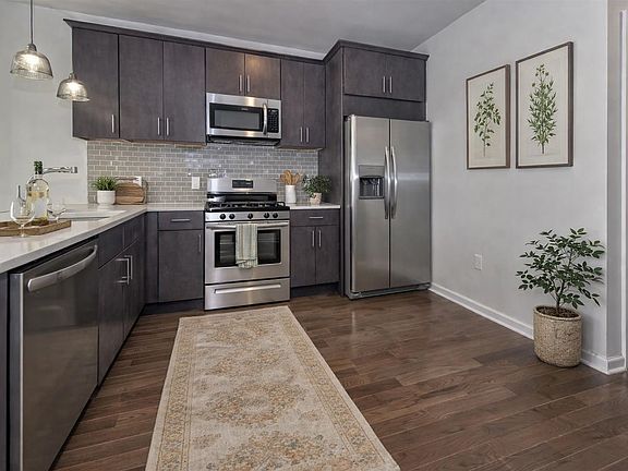 3rd image of 536 Broadway #302