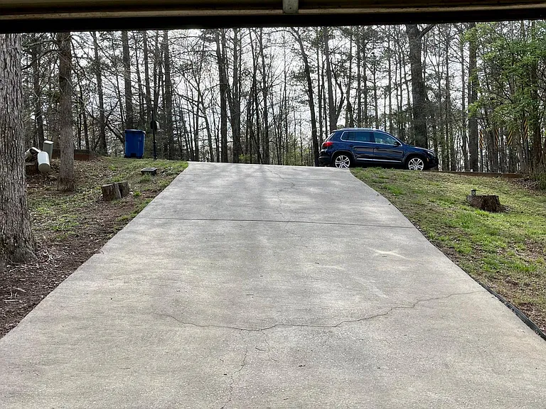 The driveway is steep. If you have mobility issues this is not a good choice for you.
