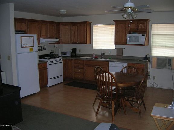 4th image of 570 N Tewksbury Blvd