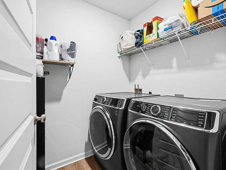 417 Scarborough St — Photo 12