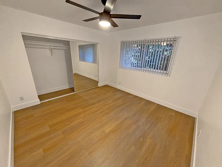 3685 Mentone Ave #4 — Photo 9