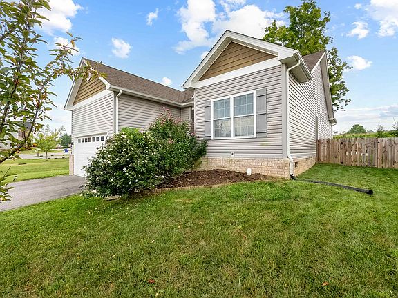 2nd image of 107 Oak Meadow Ln