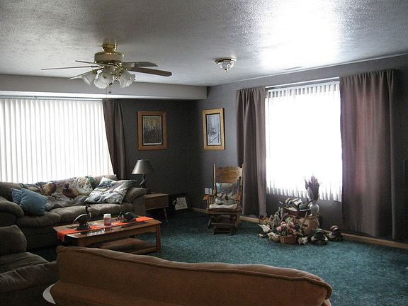 5th image of 19 River Dr