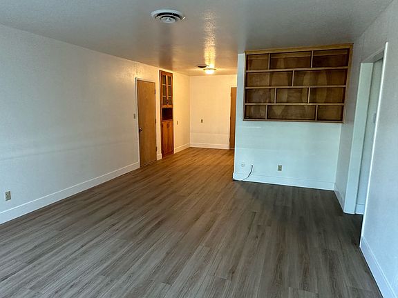 3rd image of 1210 S Watson St #2B-1BA-858SQFT