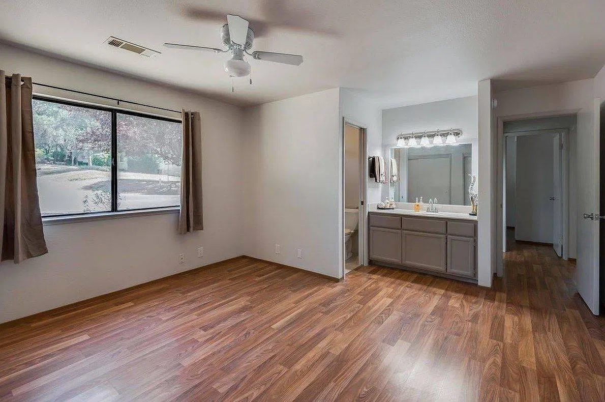23211 Lone Pine Dr — Photo 3