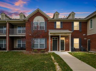 29785 Fox Run Cir, Warren, MI 48092