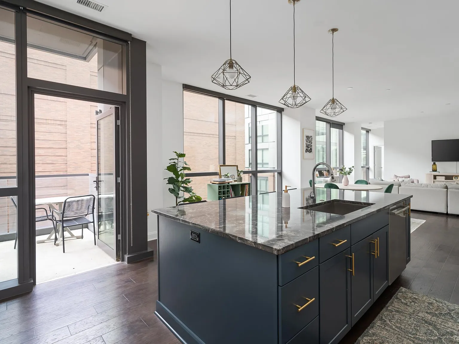 250 Spring St — Photo 1