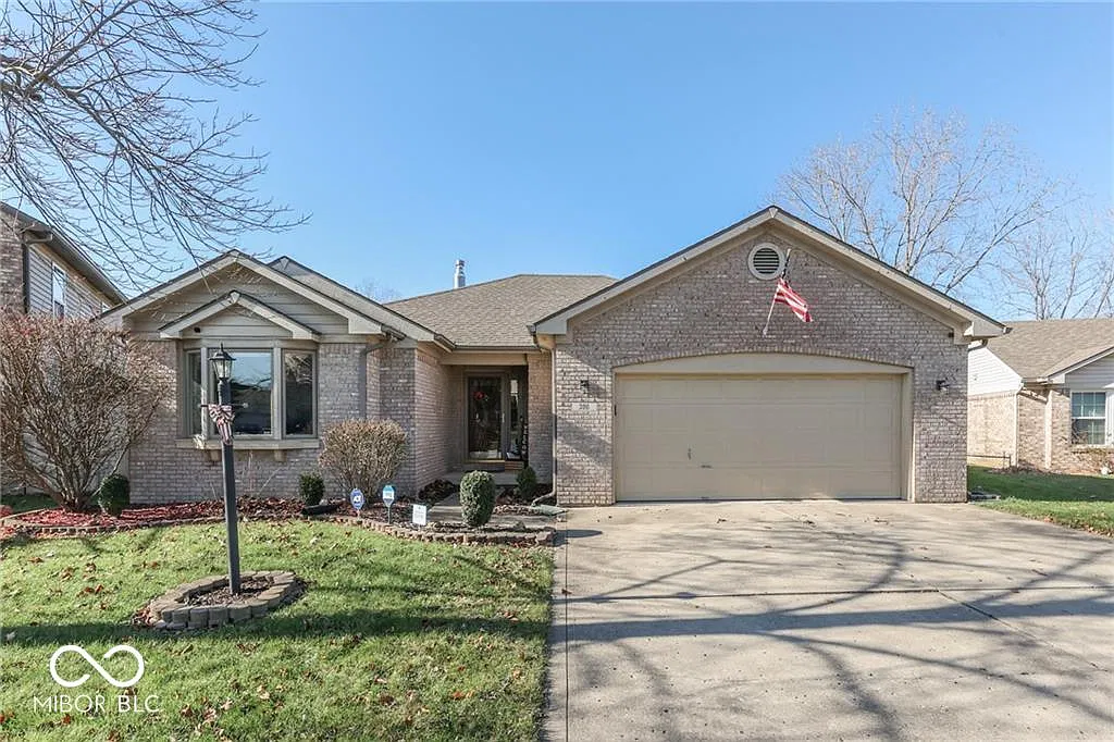 3 bed, 1380 sqft, $1,850 — Photo 1