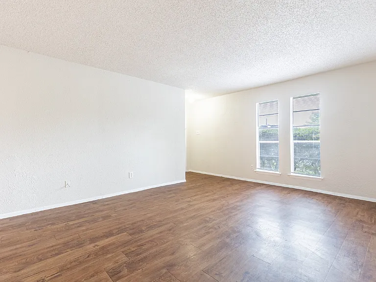 323 W William Cannon Dr #A — Photo 7