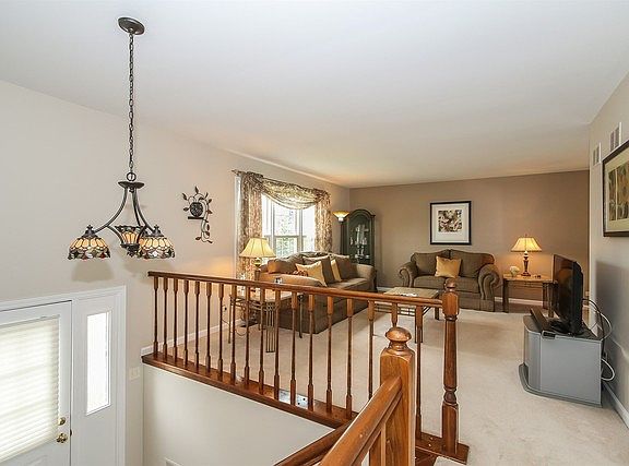 3rd image of 1275 John Dr