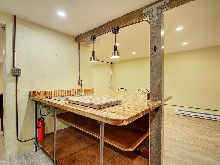 2125 Cedar St #2 — Photo 4