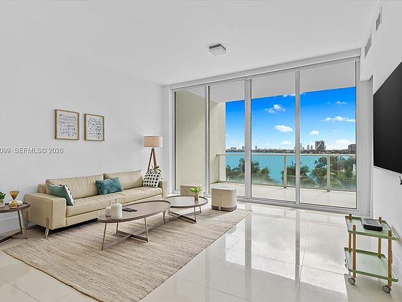 5th image of 2020 N Bayshore Dr APT 605
