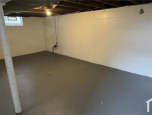 4th image of 14566 Vaughan St