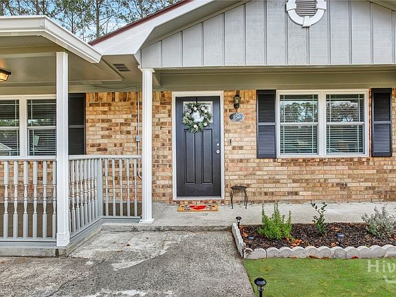4th image of 250 Garden Cir