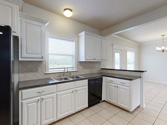 4th image of 2810 Horseback Dr