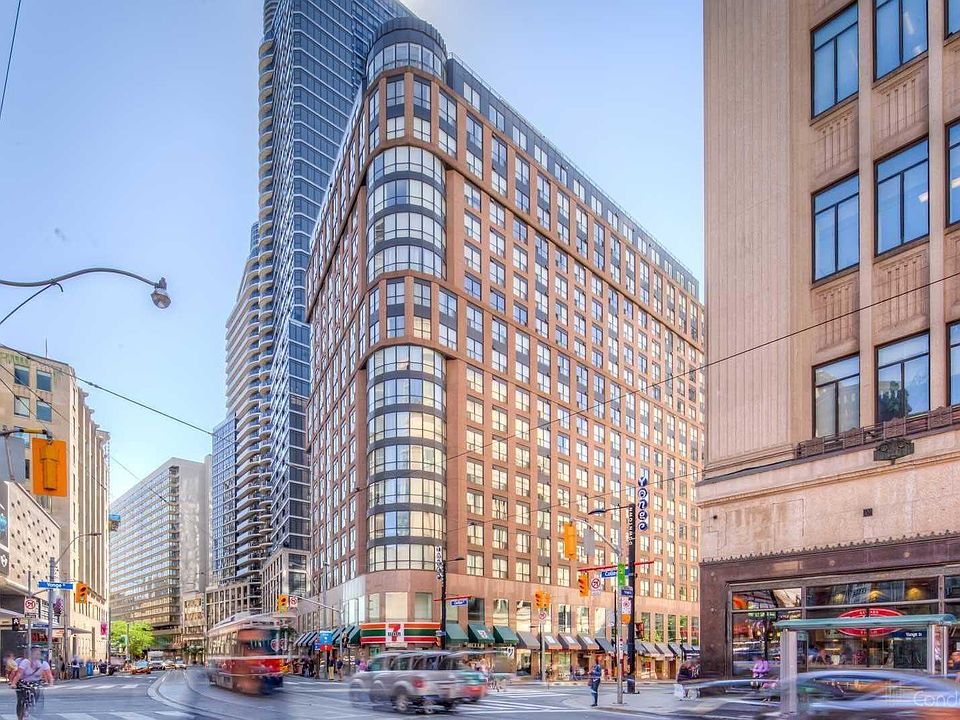 2nd image of 7 Carlton St #512