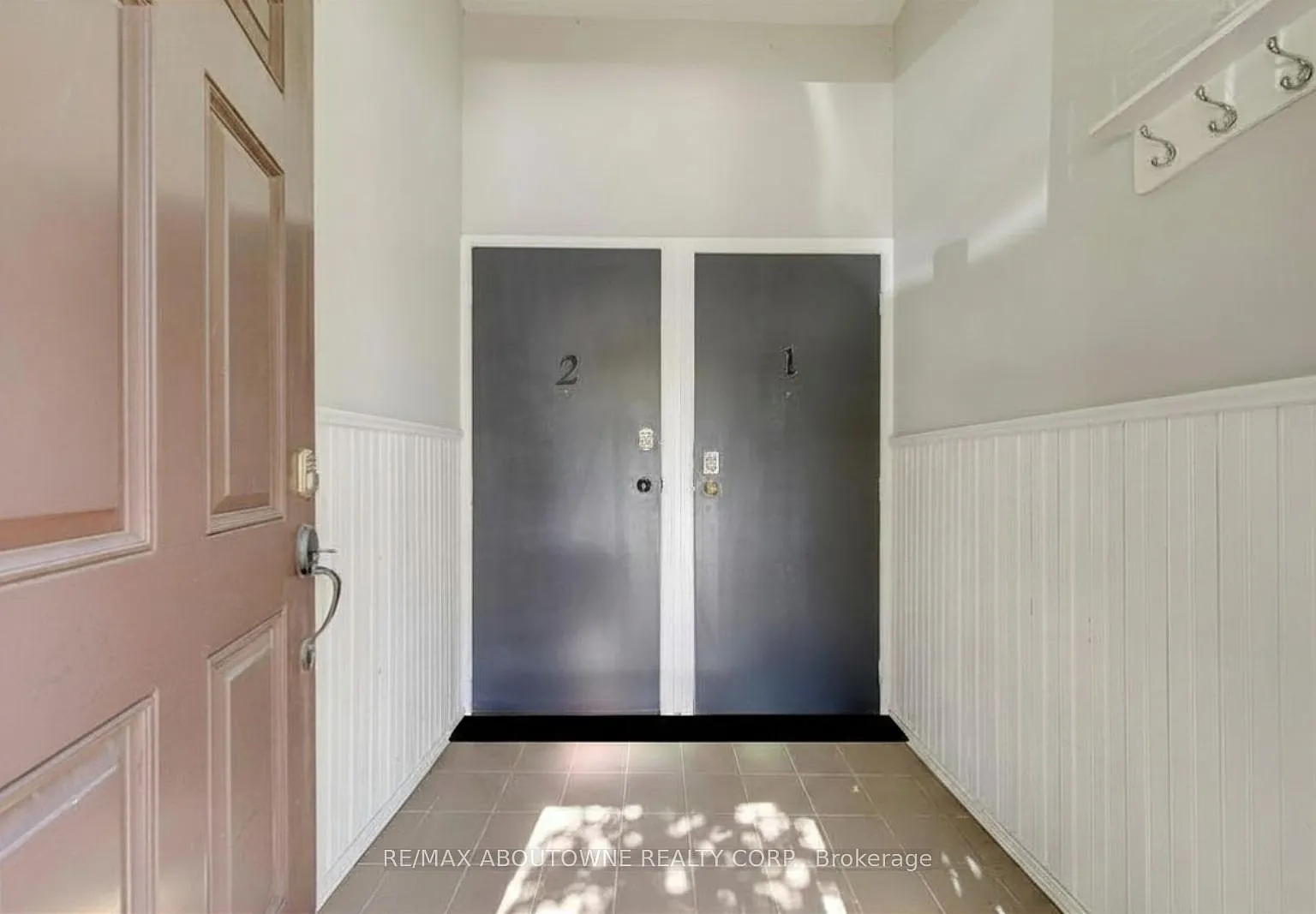 3 bed, $2,200 — Photo 3